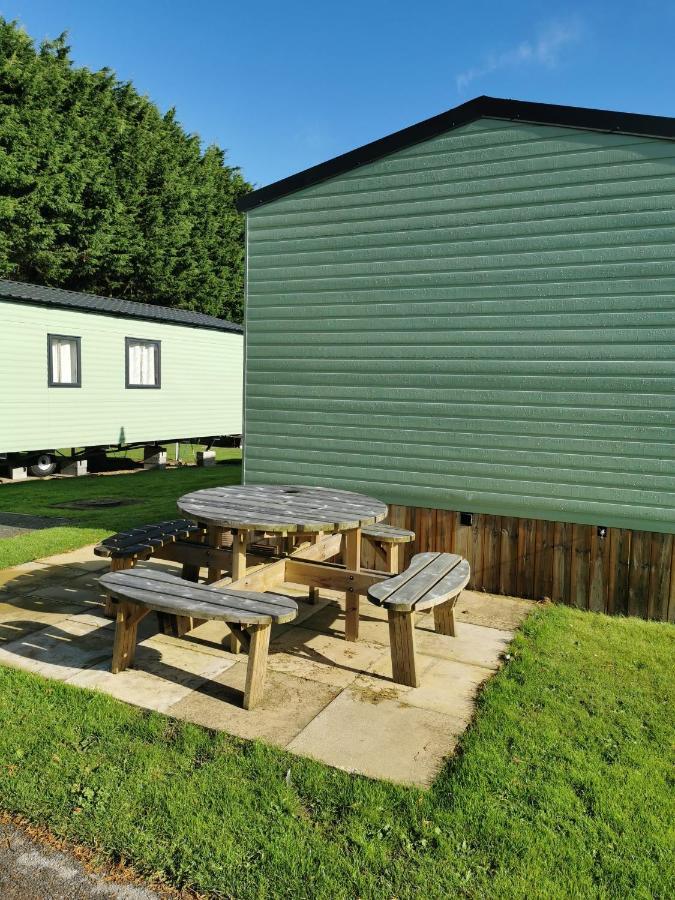 Woofles Luxury Caravan At Knaresborough Lido Eksteriør bilde